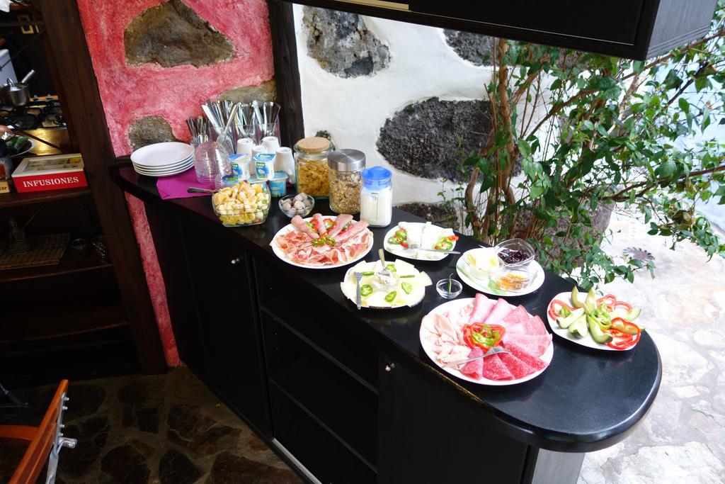 El Porvenir Hostel Los Llanos De Aridane Ngoại thất bức ảnh